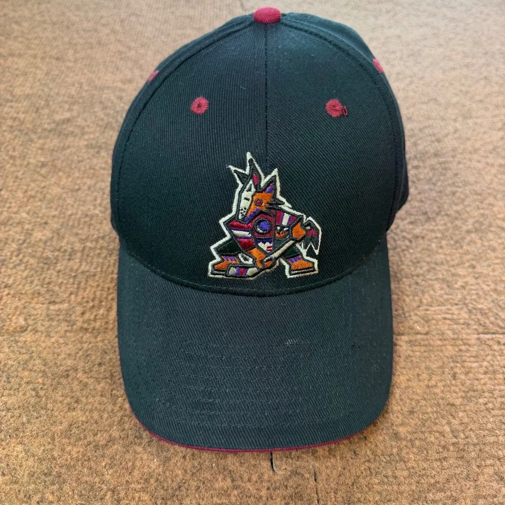 A+ Fan Favorite Arizona Coyotes NHL Kachina Snapback Hat Black Burgundy OSFM